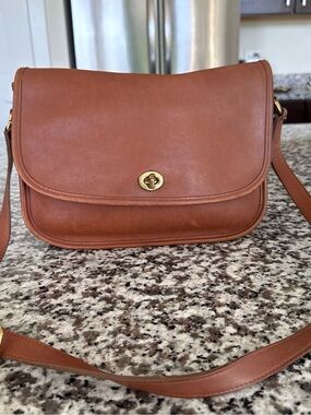 Classic Brown Leather Crossbody Bag - Timeless Shoulder Purse